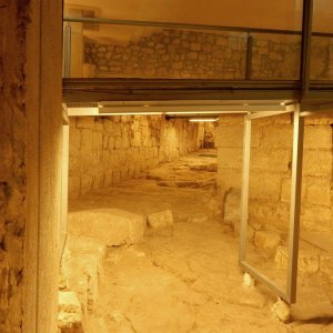 059-S.Eulalia Museo del Tesoro.JPG