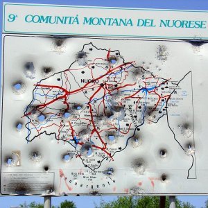010 Schild Nuoro 05.jpg