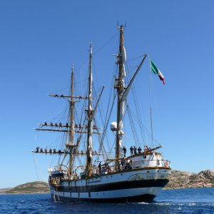 Il veliero Palinuro fronte San Stefano (Maddalena)